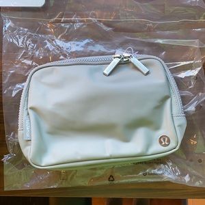 Lululemon Large Everywhere Belt Bag (NWT), silver drop color